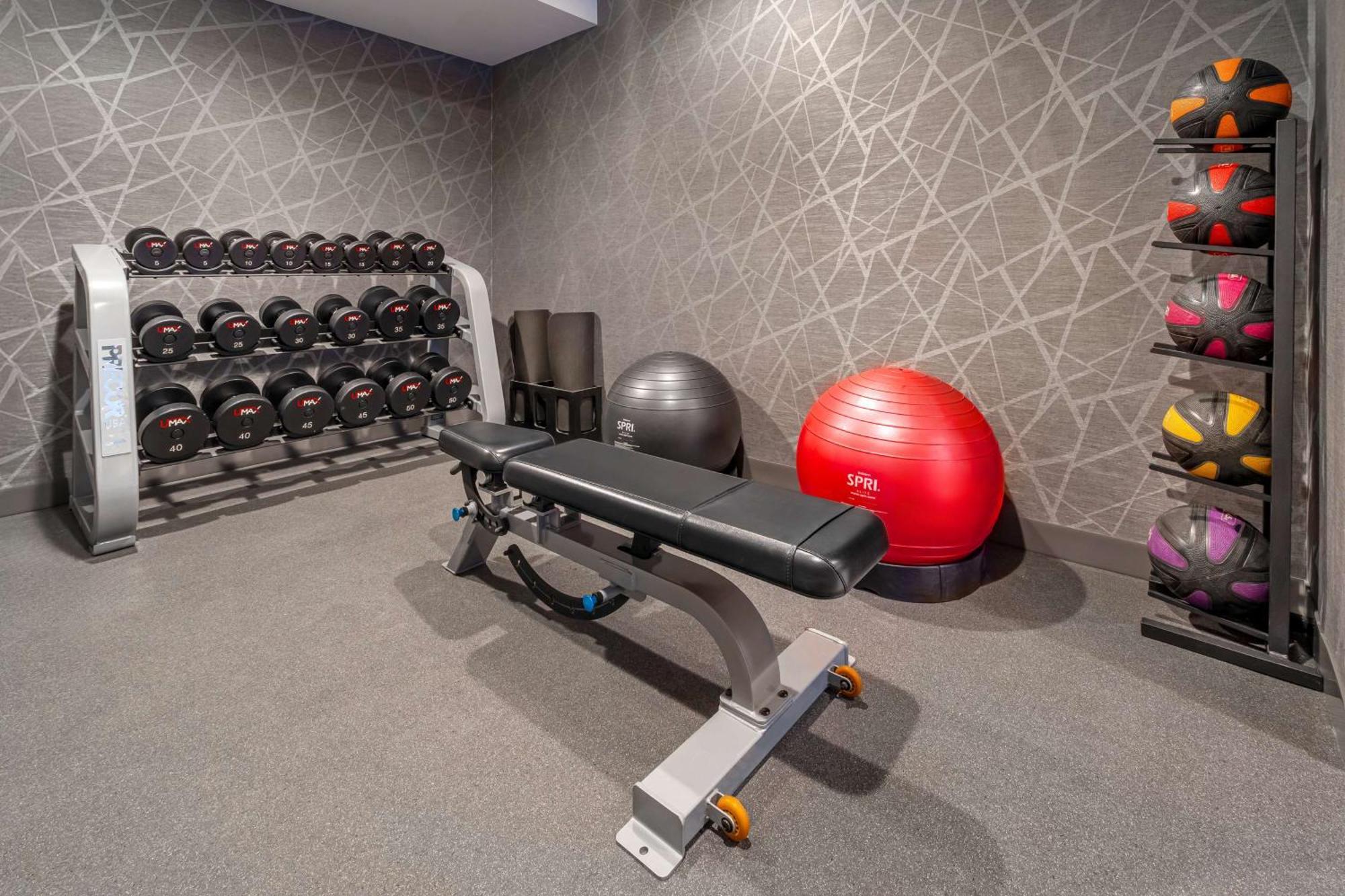 Homewood Suites By Hilton Итонтаун Экстерьер фото