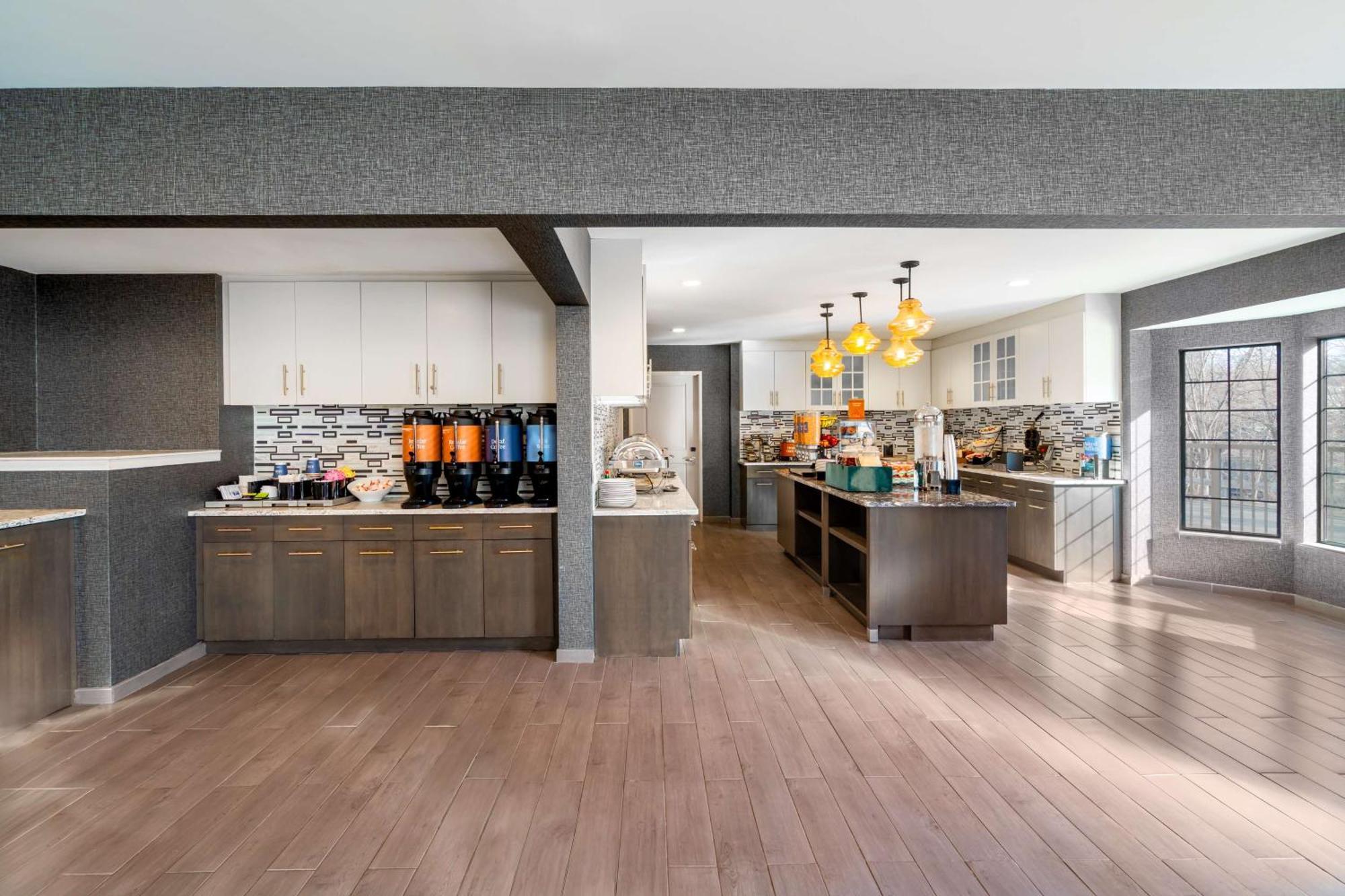 Homewood Suites By Hilton Итонтаун Экстерьер фото