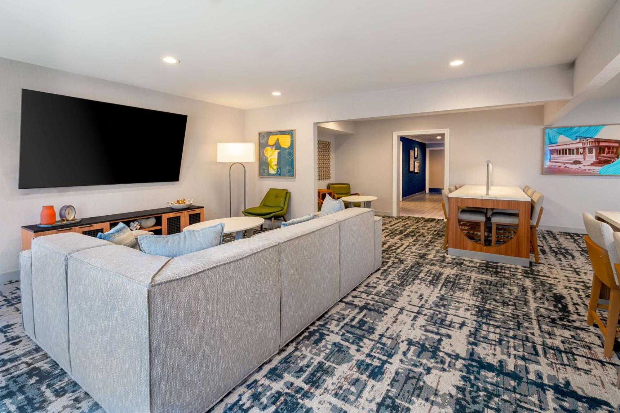 Homewood Suites By Hilton Итонтаун Экстерьер фото