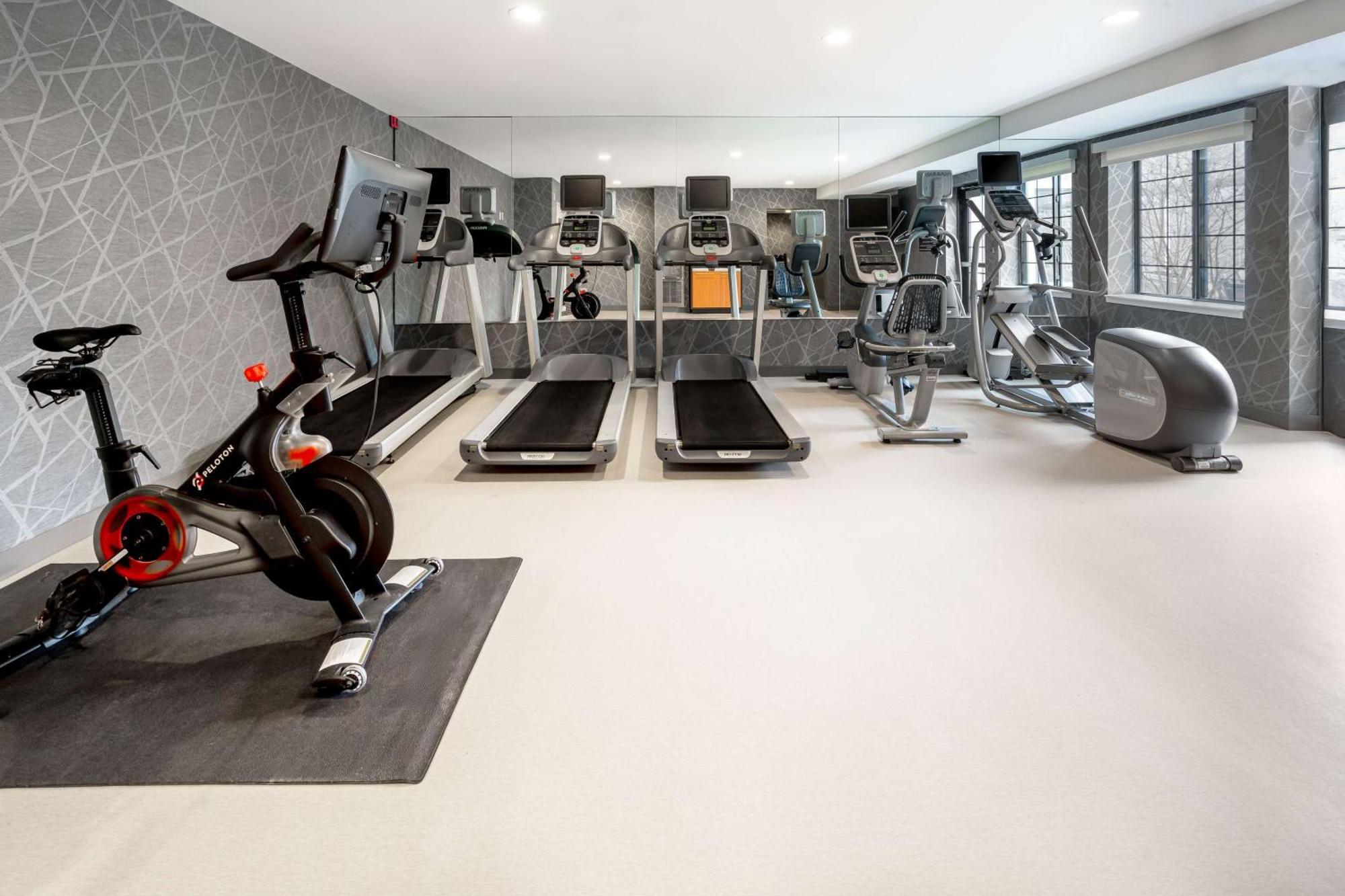 Homewood Suites By Hilton Итонтаун Экстерьер фото