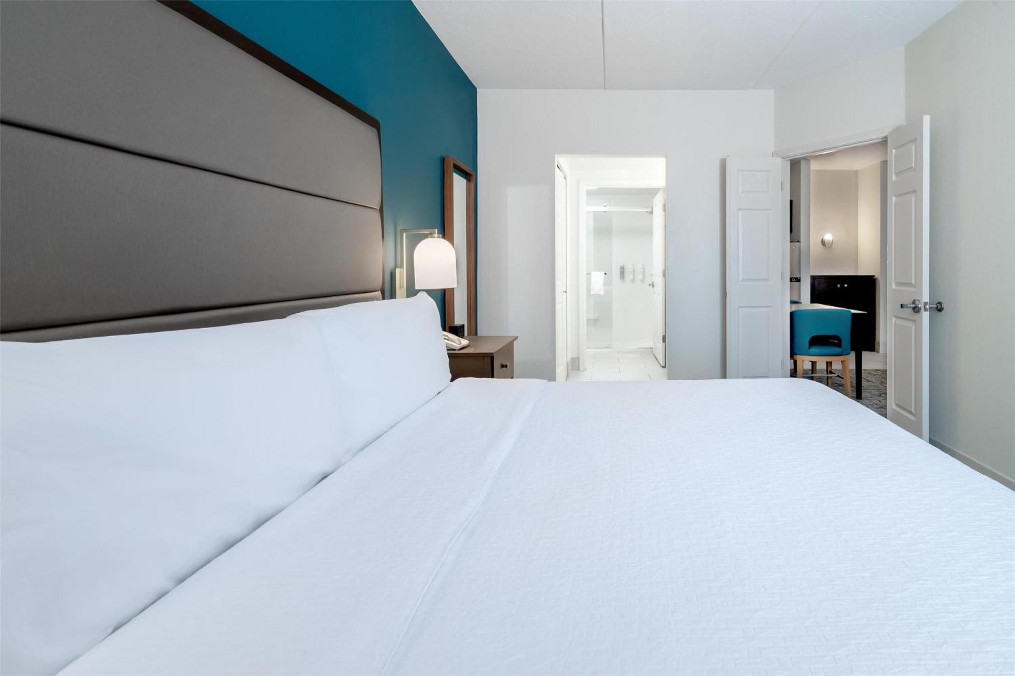Homewood Suites By Hilton Итонтаун Экстерьер фото